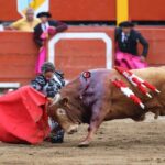 Alfonso de Lima saludando al público en Lima