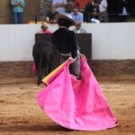 Toreros dando la vuelta al ruedo en Hacienda El Salitre