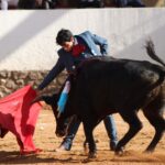 Isaac Fonseca cortando dos orejas en Hacienda El Salitre