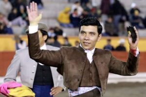 Sebastián Palomo y Emilio Macías cortan orejas en Apizaco.