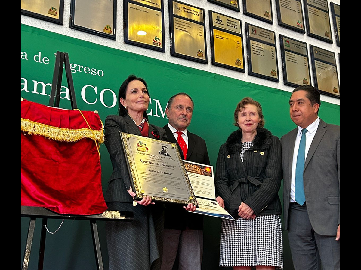 Ceremonia de entrega del premio Luchador Olmeca 2024