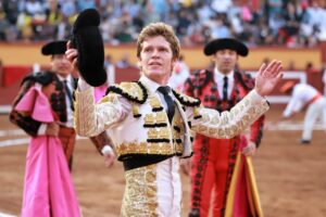 WhatsApp Image 2025-11-08 at 17.49.55 (1)