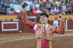 WhatsApp Image 2025-11-08 at 18.17.06 (1)