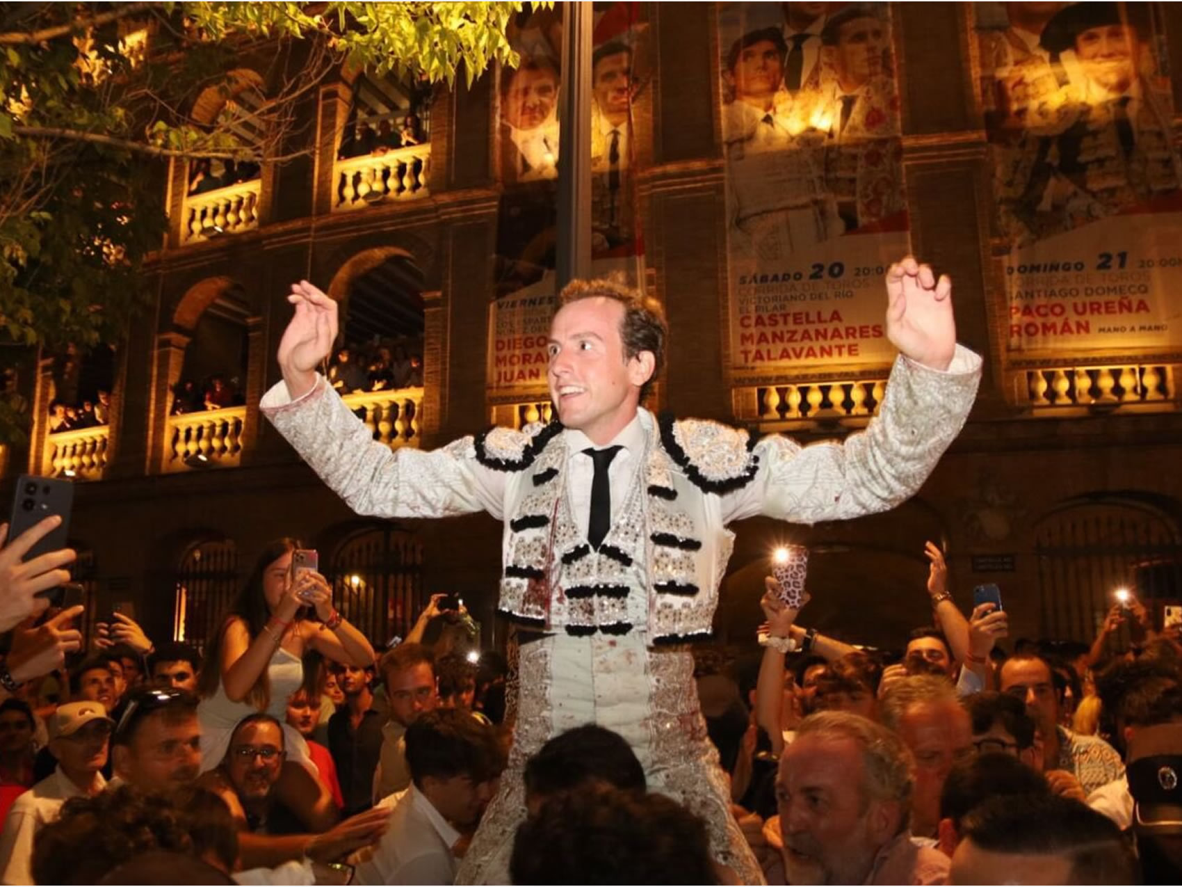 ROMÁN COLLADO ANUNCIA A LUIS BOLÍVAR COMO NUEVO APODERADO