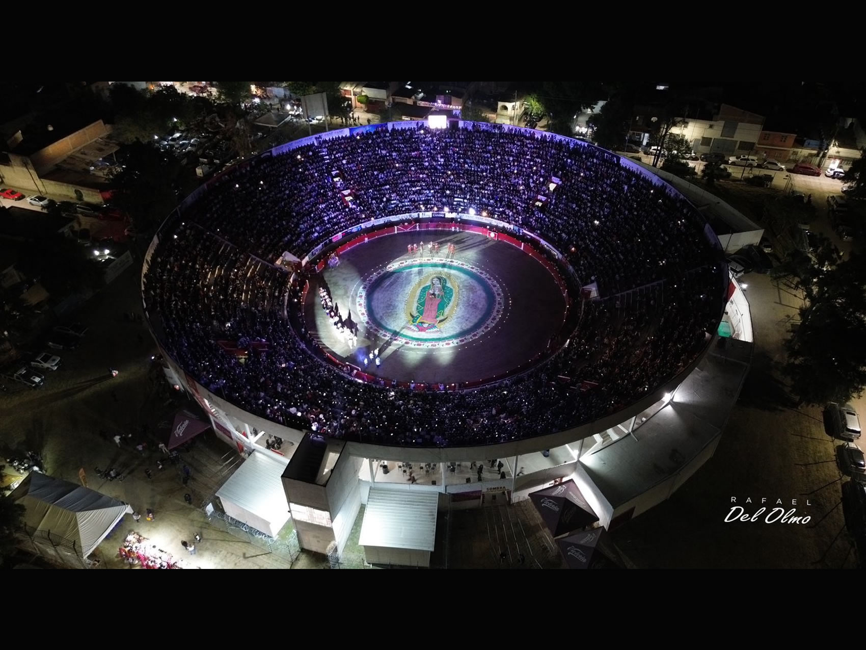 LLENO ABSOLUTO EN LA CORRIDA GUADALUPANA DE LEÓN