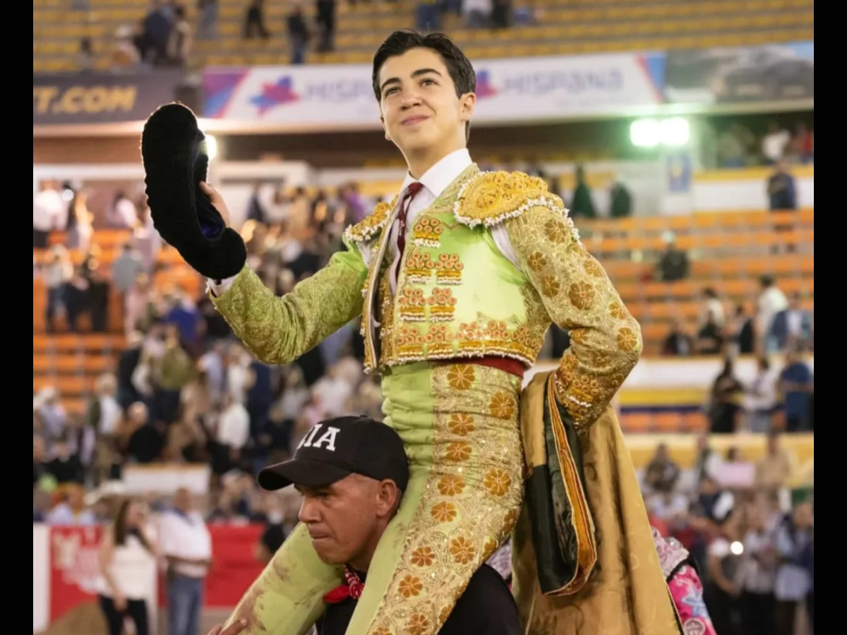 MARCO PÉREZ A HOMBROS EN LA PRIMERA DE SAN SEBASTIÁN