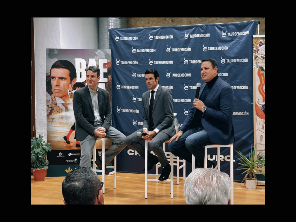 LLENO TOTAL EN BAEZA CON DE JUSTO