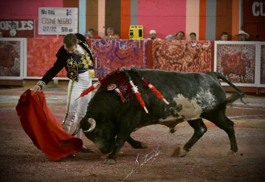 EL PAYO Y ROMÁN DEJAN EL TRIUNFO EN LA ESPADA